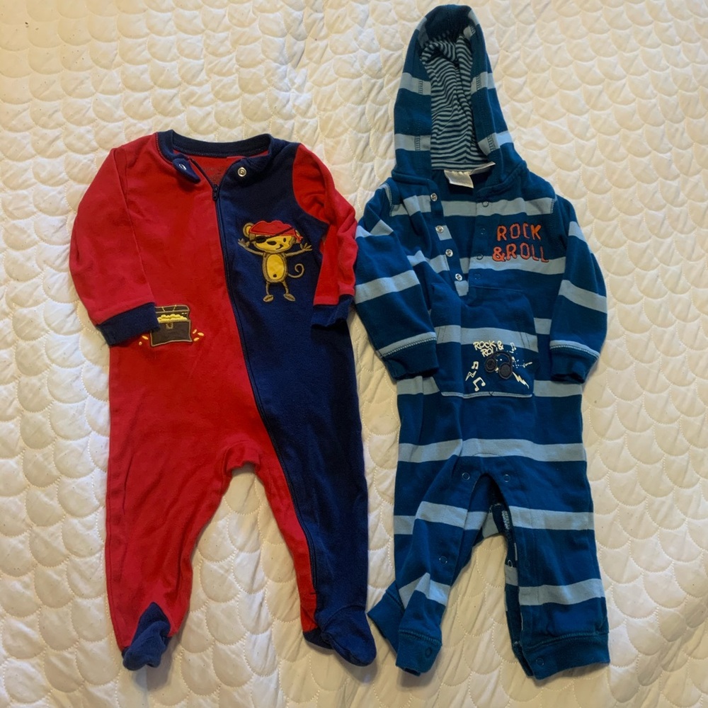 2 piece bundle of baby boys pajamas